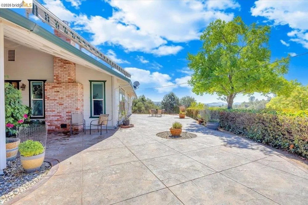 9790 O Neil Ct Jamestown, CA 95327