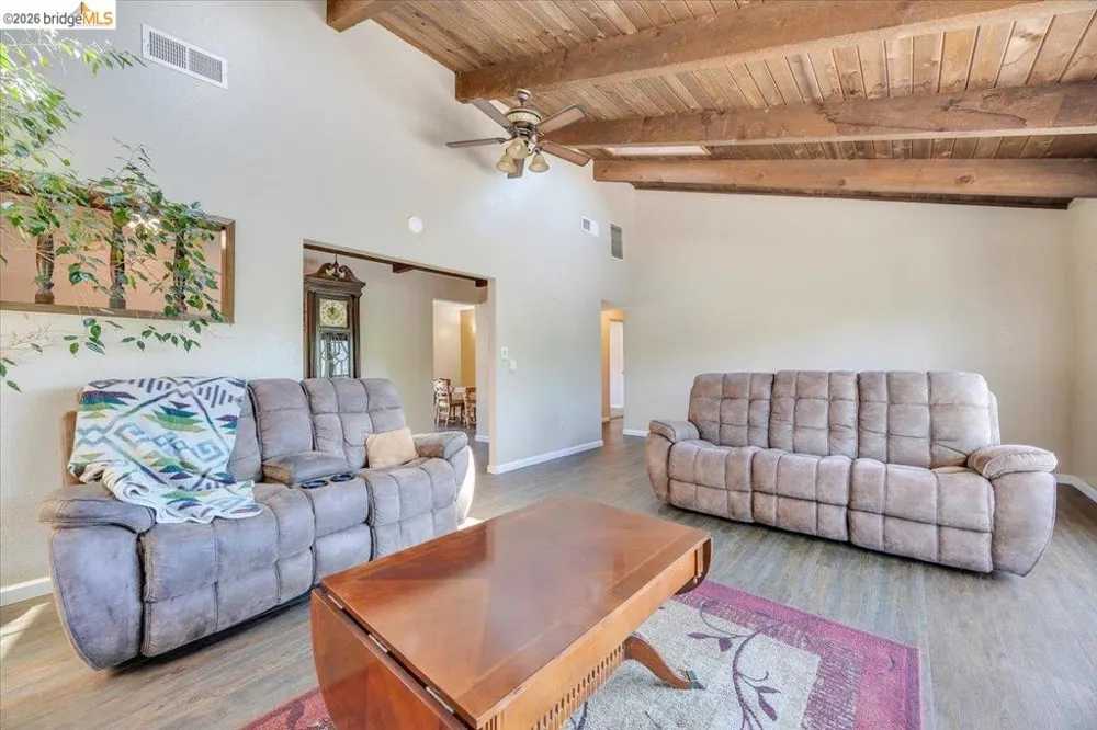 9790 O Neil Ct Jamestown, CA 95327