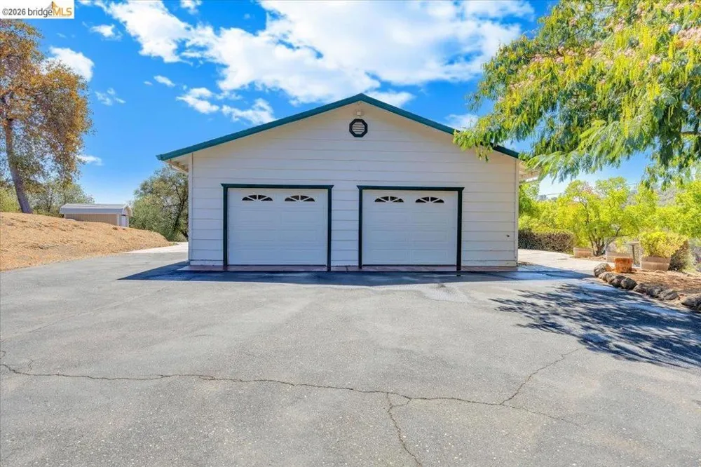 9790 O Neil Ct Jamestown, CA 95327