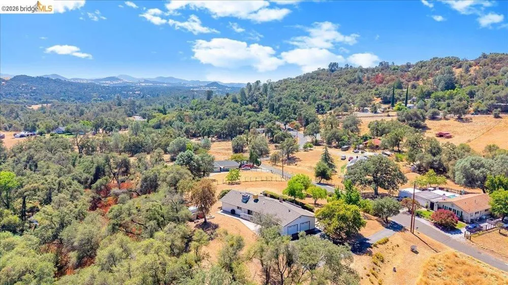 9790 O Neil Ct Jamestown, CA 95327