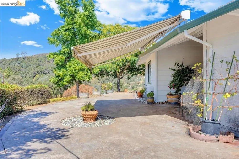 9790 O Neil Ct Jamestown, CA 95327