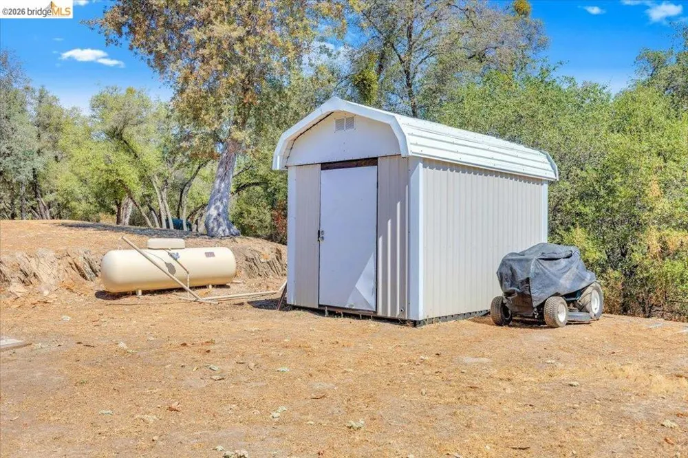 9790 O Neil Ct Jamestown, CA 95327