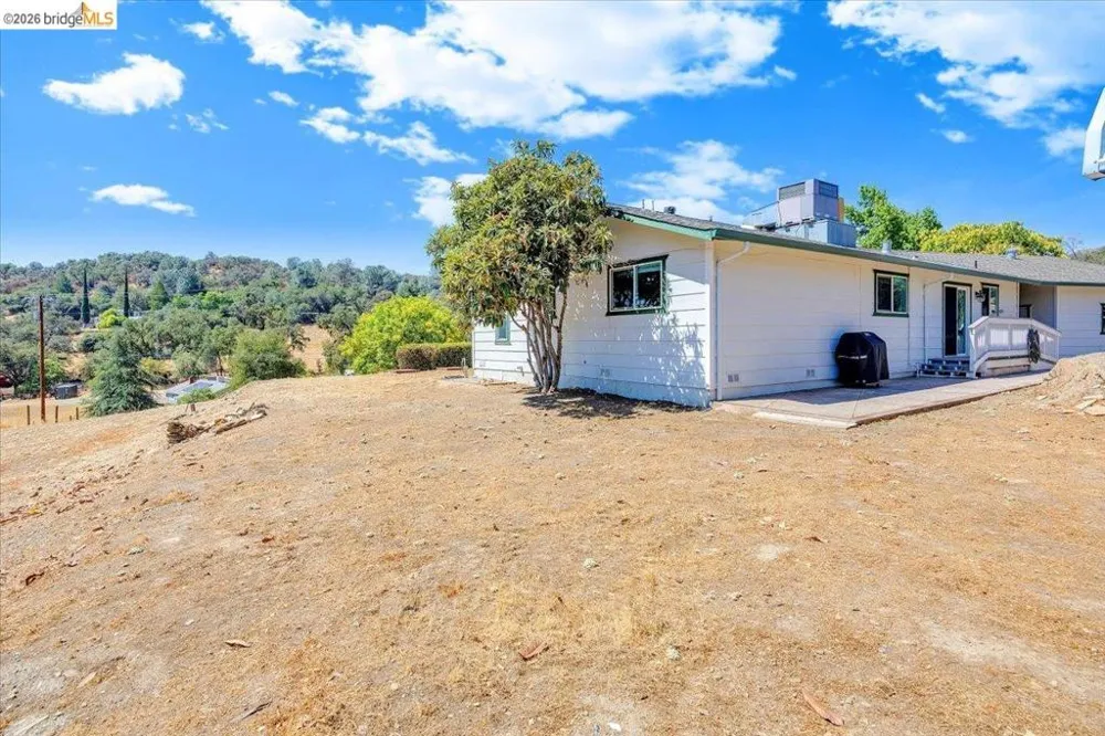 9790 O Neil Ct Jamestown, CA 95327