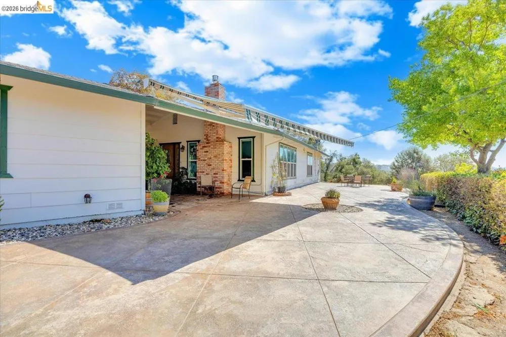 9790 O Neil Ct Jamestown, CA 95327