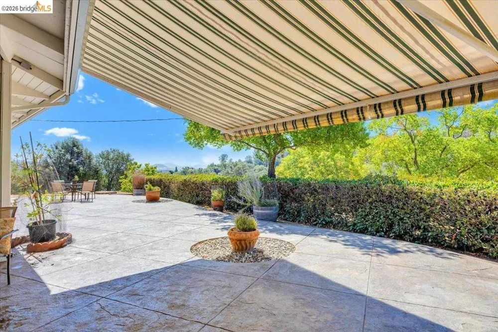 9790 O Neil Ct Jamestown, CA 95327