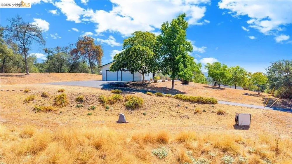 9790 O Neil Ct Jamestown, CA 95327