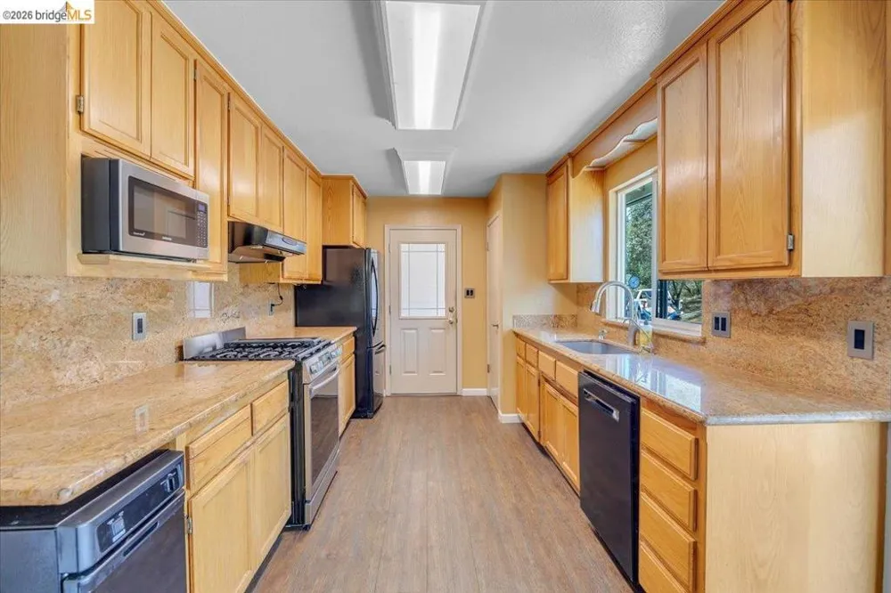 9790 O Neil Ct Jamestown, CA 95327