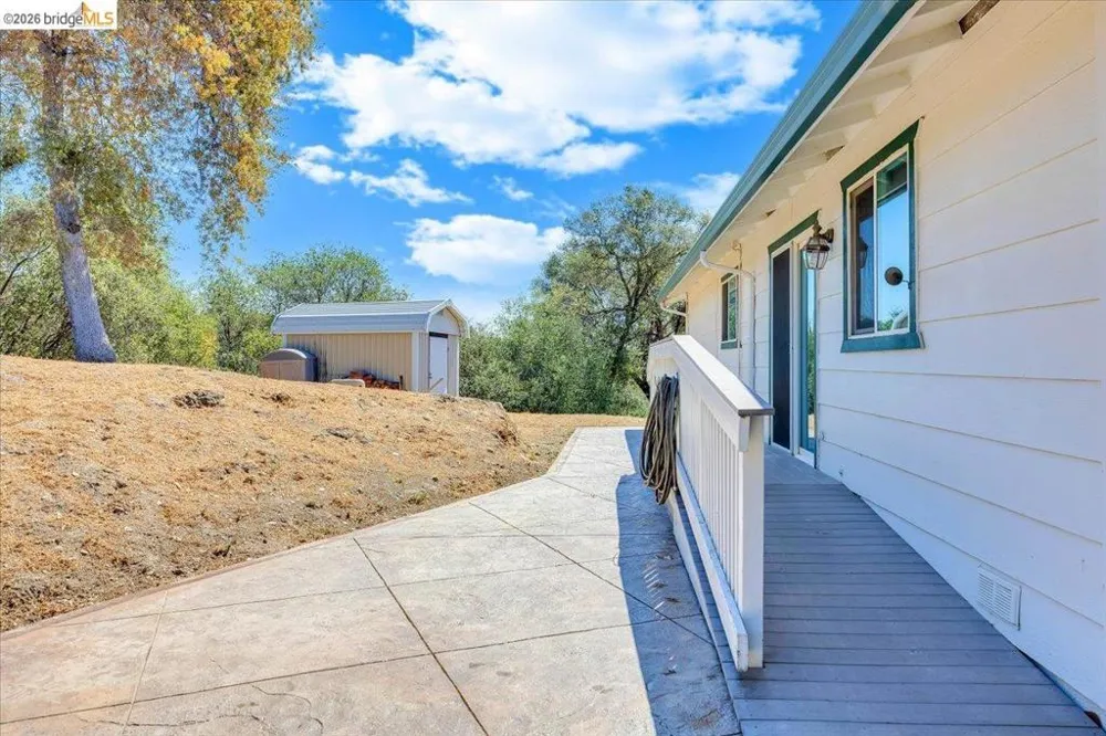 9790 O Neil Ct Jamestown, CA 95327