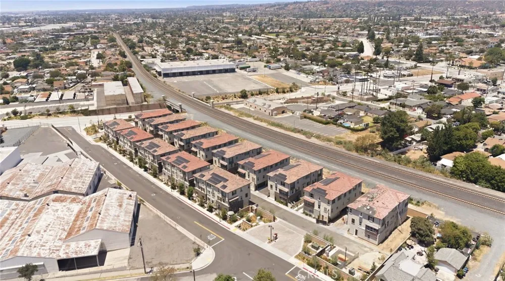 9315 Via Azul Pico Rivera, CA 90660