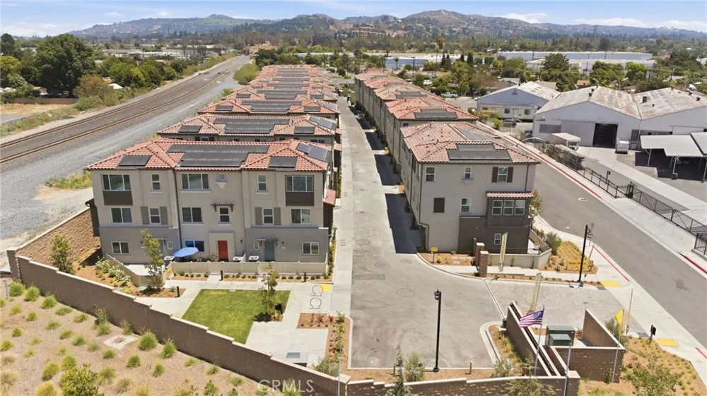 9315 Via Azul Pico Rivera, CA 90660