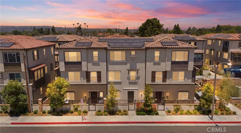 9315 Via Azul Pico Rivera, CA 90660
