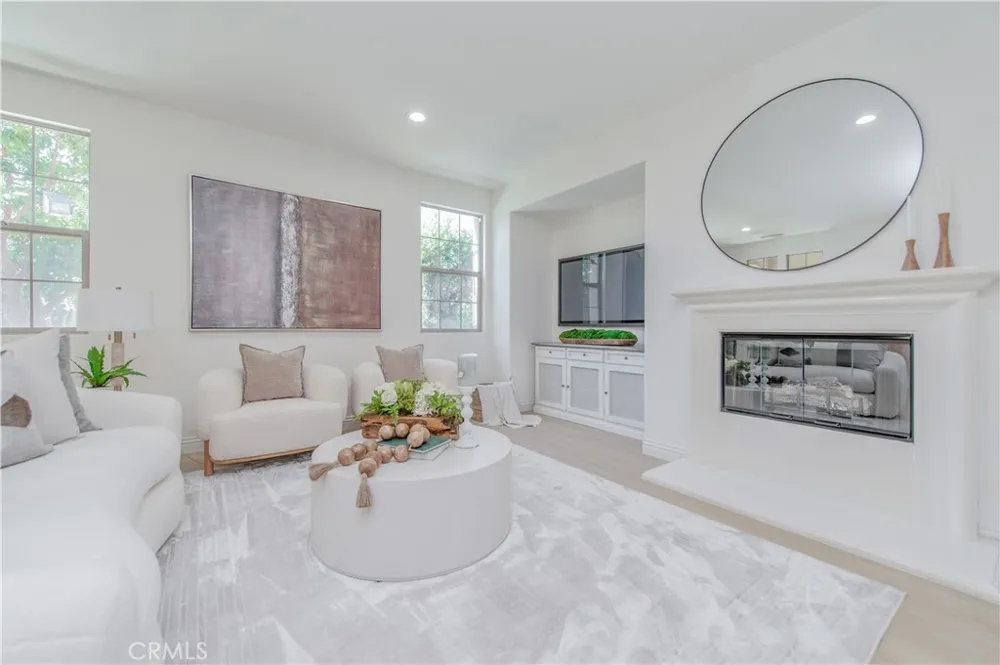 83 Twin Gables Irvine, CA 92620