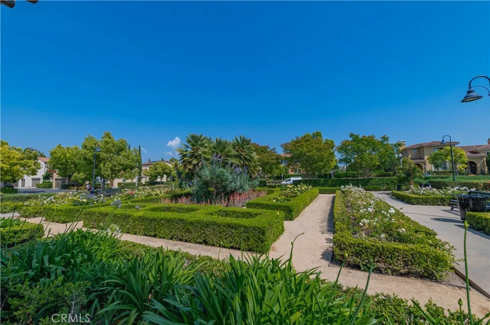 83 Twin Gables Irvine, CA 92620