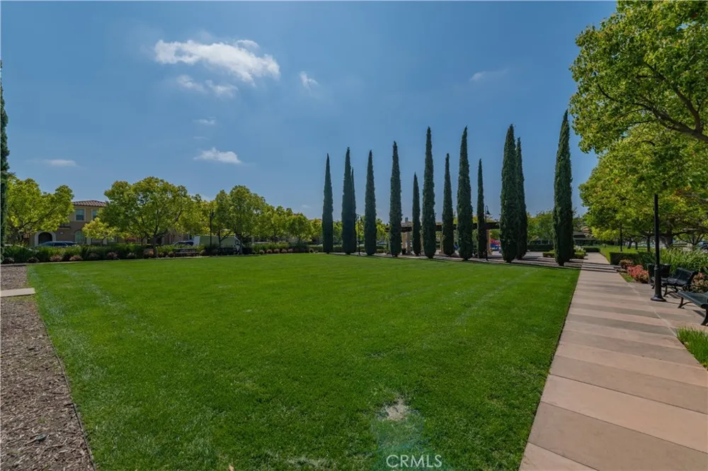 83 Twin Gables Irvine, CA 92620