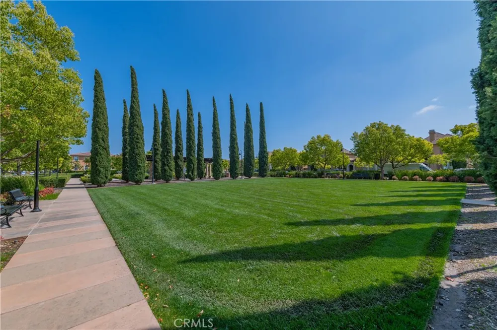 83 Twin Gables Irvine, CA 92620