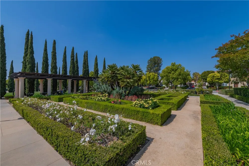 83 Twin Gables Irvine, CA 92620