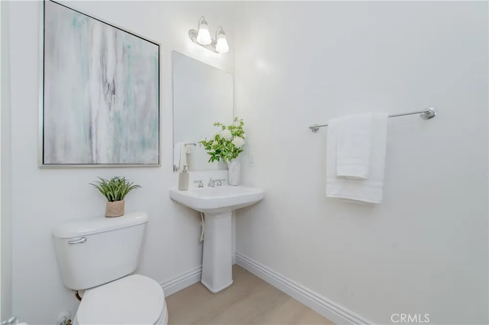 83 Twin Gables Irvine, CA 92620