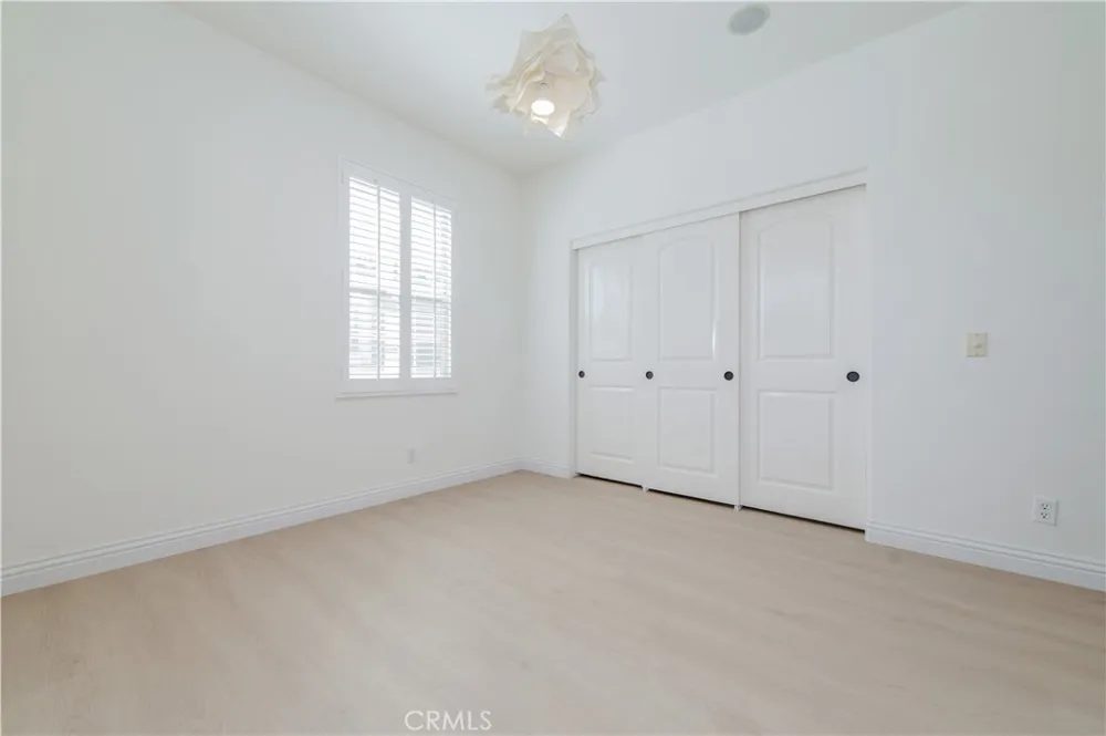 83 Twin Gables Irvine, CA 92620