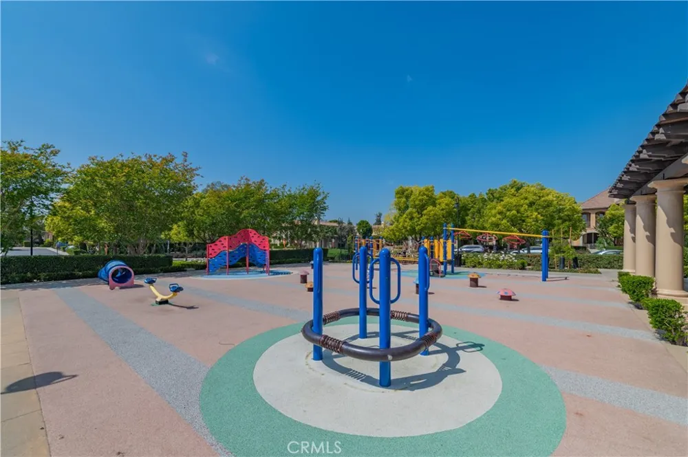 83 Twin Gables Irvine, CA 92620