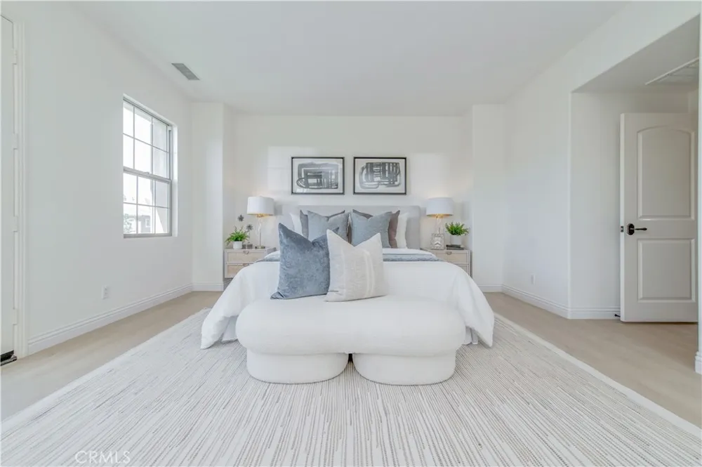 83 Twin Gables Irvine, CA 92620