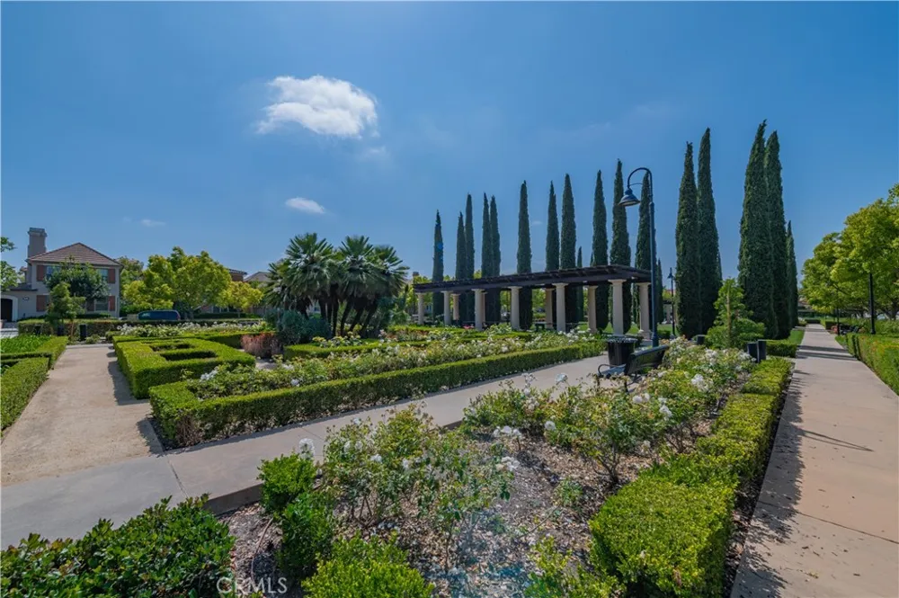 83 Twin Gables Irvine, CA 92620
