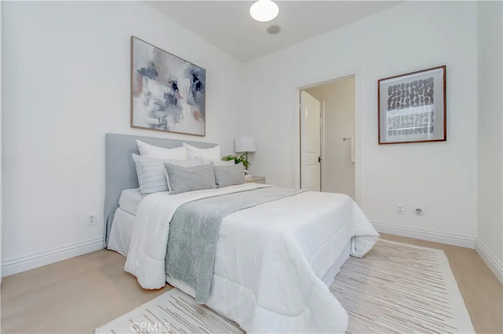 83 Twin Gables Irvine, CA 92620