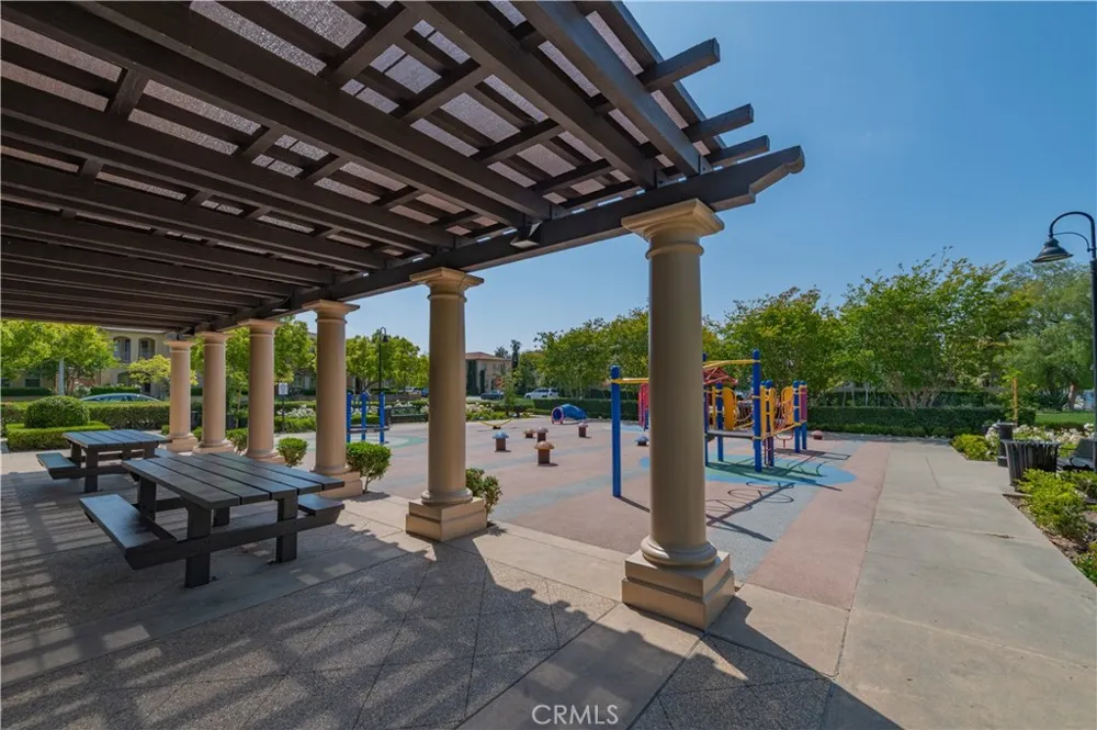 83 Twin Gables Irvine, CA 92620
