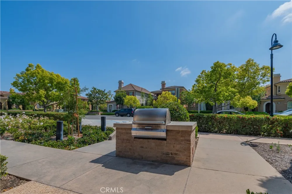 83 Twin Gables Irvine, CA 92620