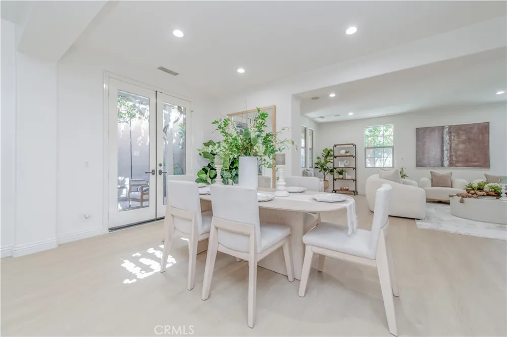 83 Twin Gables Irvine, CA 92620