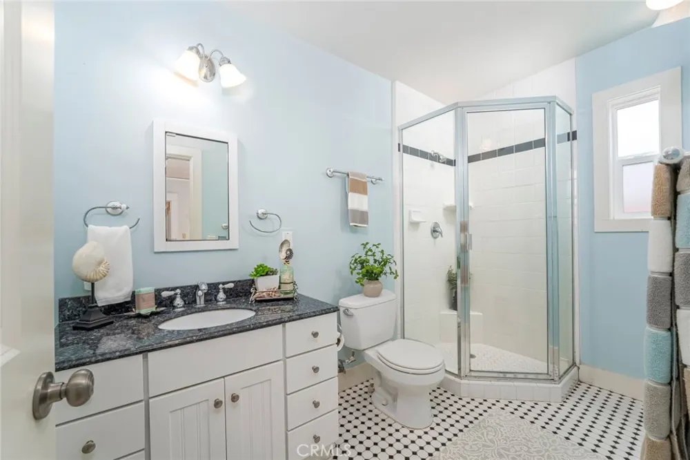 206 La Verne Long Beach, CA 90803