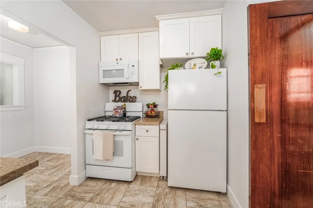 206 La Verne Long Beach, CA 90803