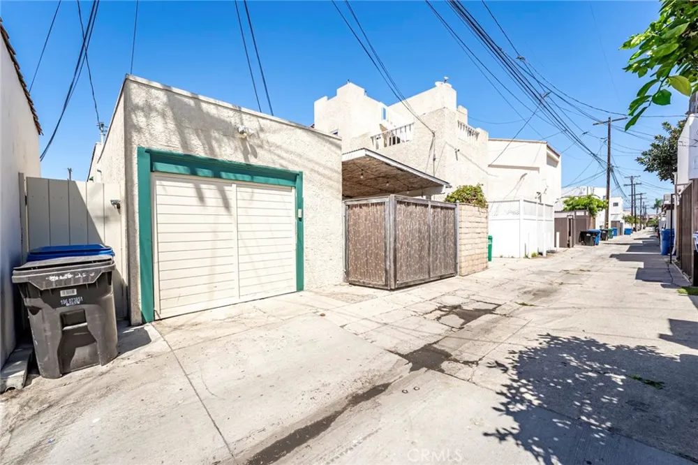 206 La Verne Long Beach, CA 90803