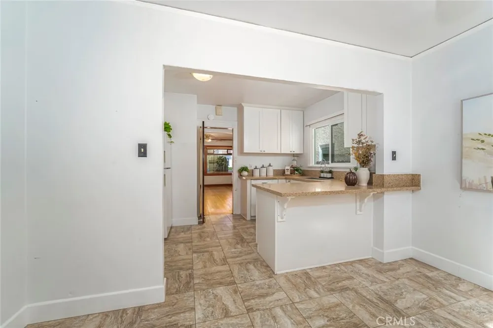 206 La Verne Long Beach, CA 90803