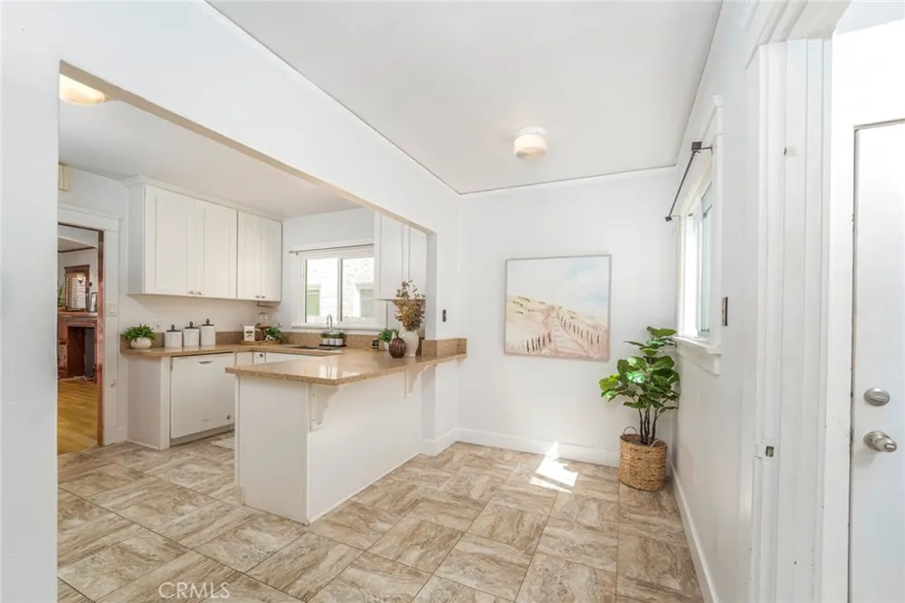 206 La Verne Long Beach, CA 90803