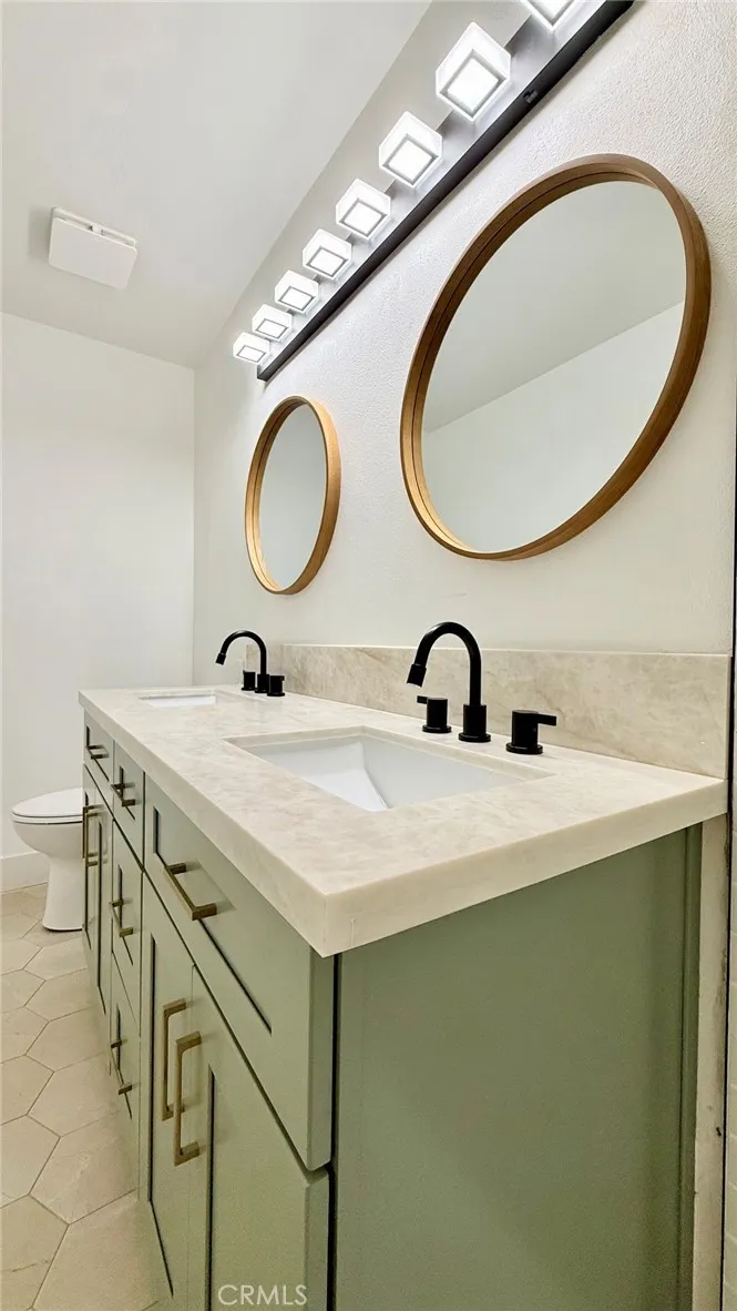 225 Rose Street #104 Burbank, CA 91505
