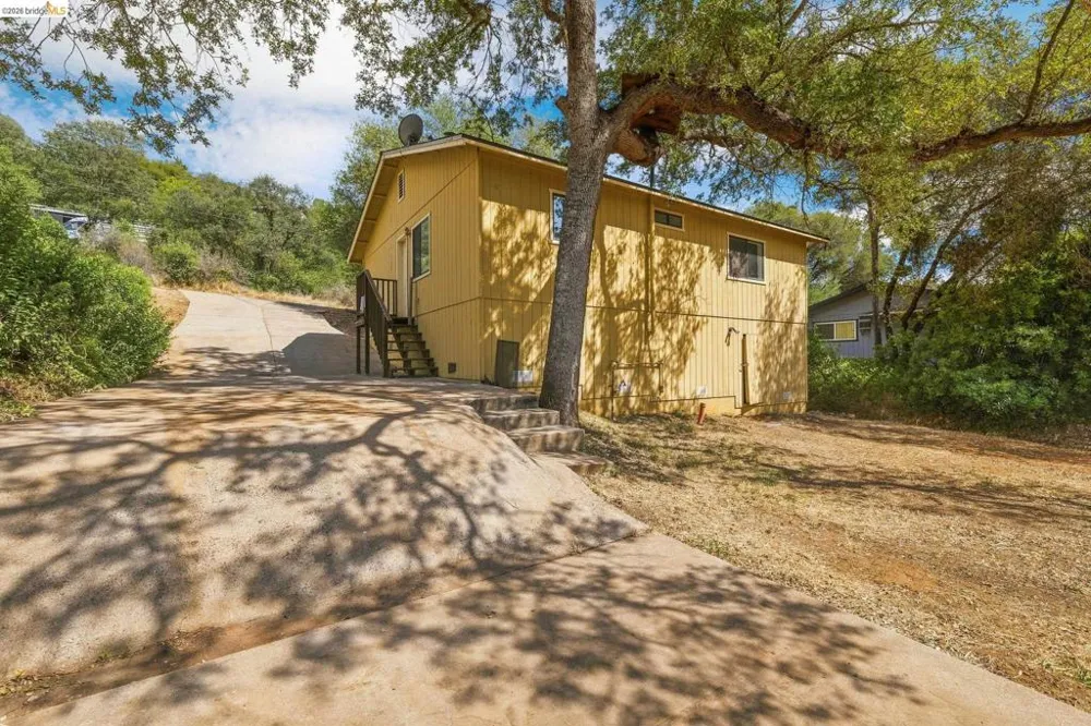 18948 North Drive Jamestown, CA 95327