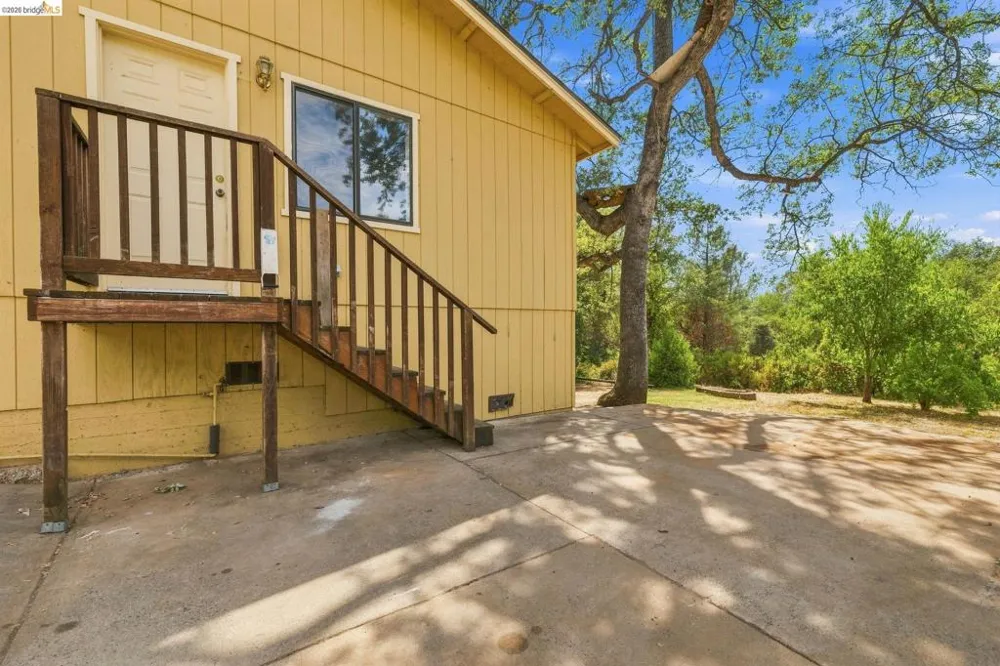 18948 North Drive Jamestown, CA 95327