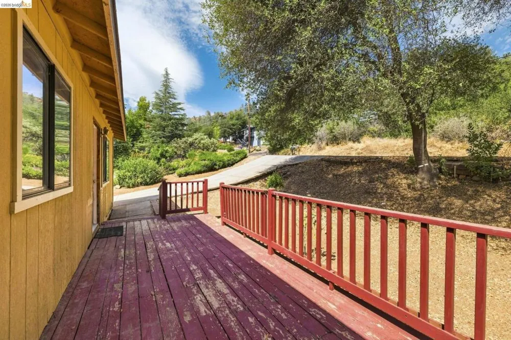 18948 North Drive Jamestown, CA 95327