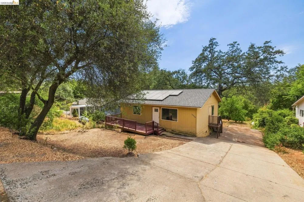18948 North Drive Jamestown, CA 95327