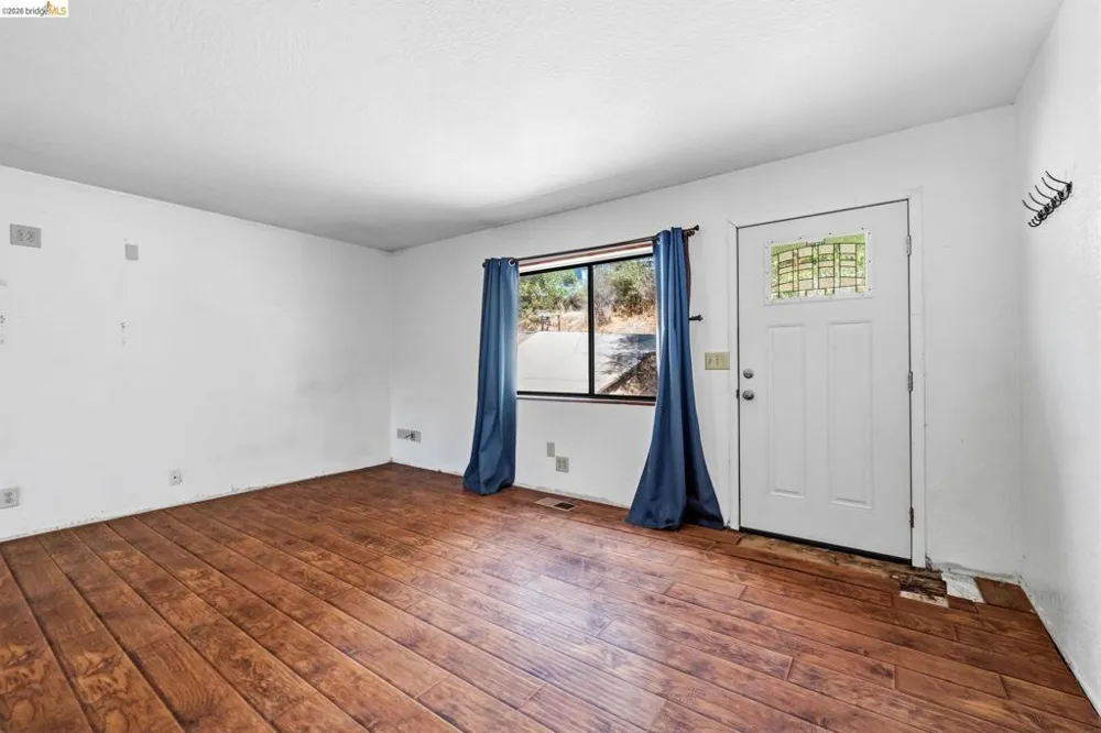 18948 North Drive Jamestown, CA 95327