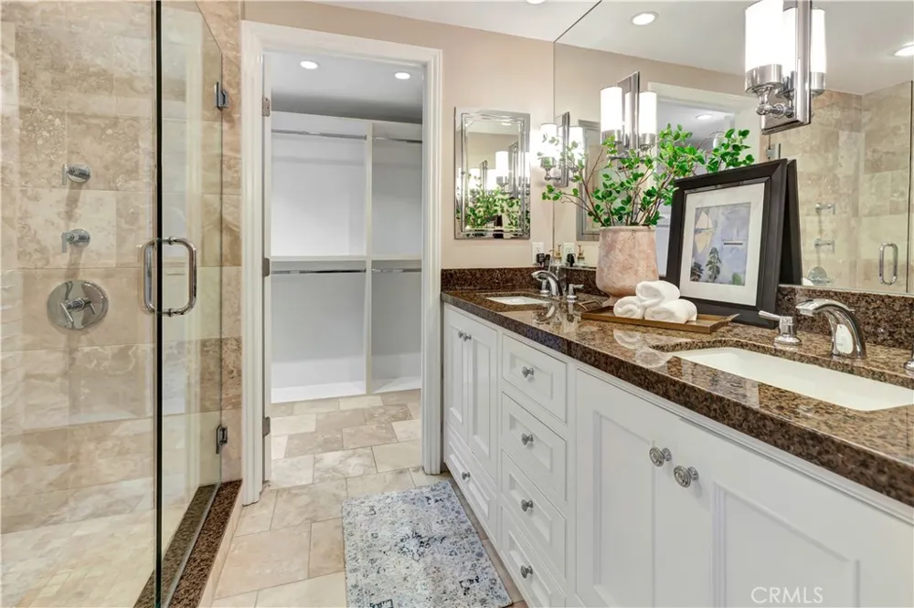 427 Vista Flora Newport Beach, CA 92660