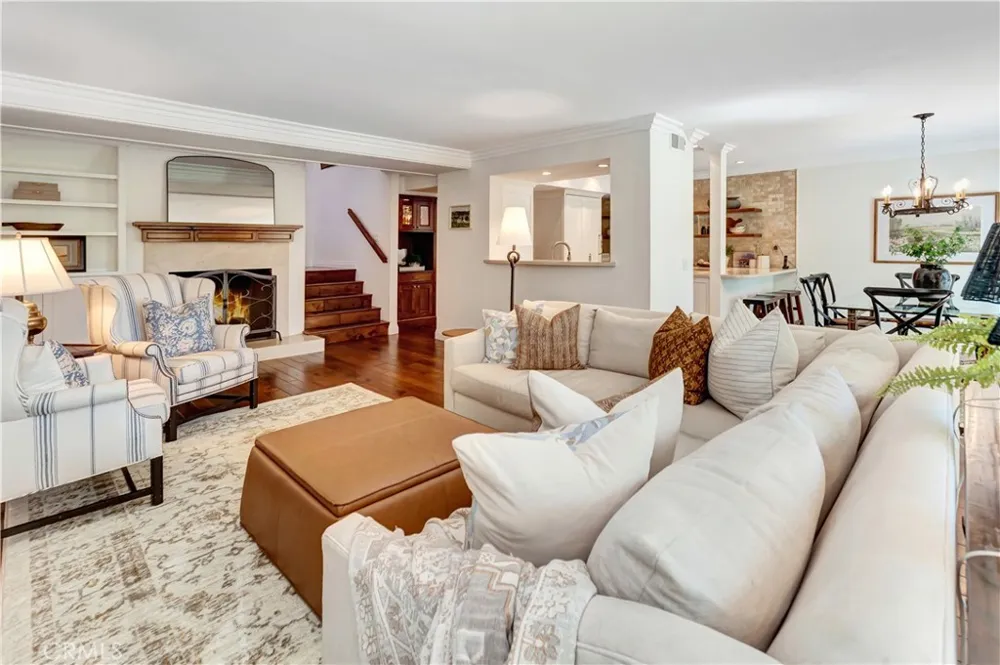 427 Vista Flora Newport Beach, CA 92660