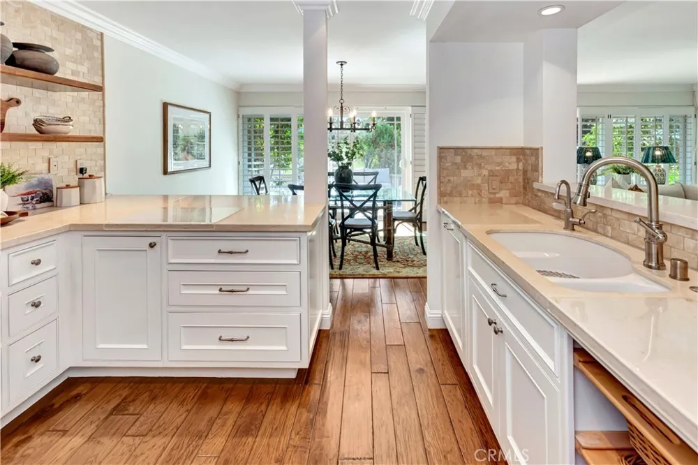 427 Vista Flora Newport Beach, CA 92660