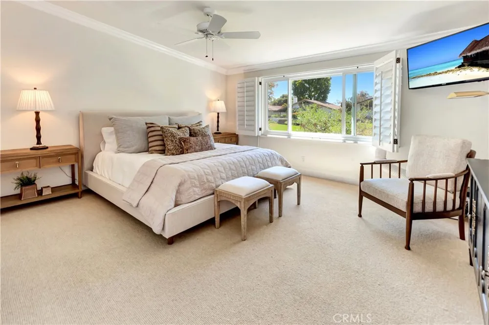 427 Vista Flora Newport Beach, CA 92660