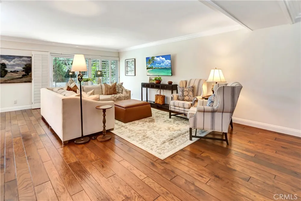 427 Vista Flora Newport Beach, CA 92660