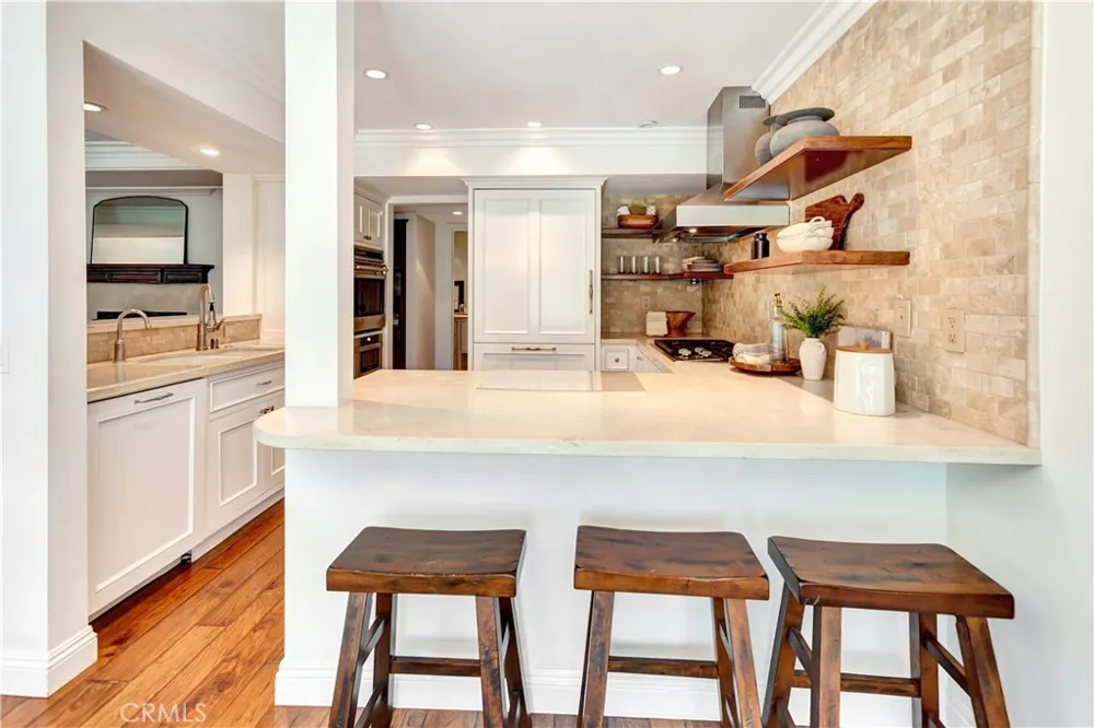 427 Vista Flora Newport Beach, CA 92660