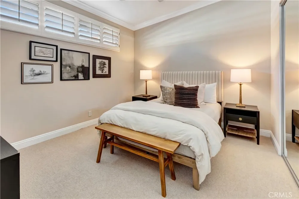 427 Vista Flora Newport Beach, CA 92660