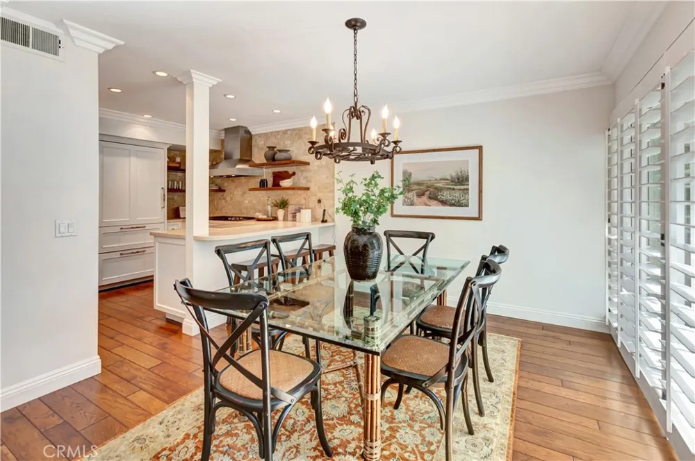 427 Vista Flora Newport Beach, CA 92660