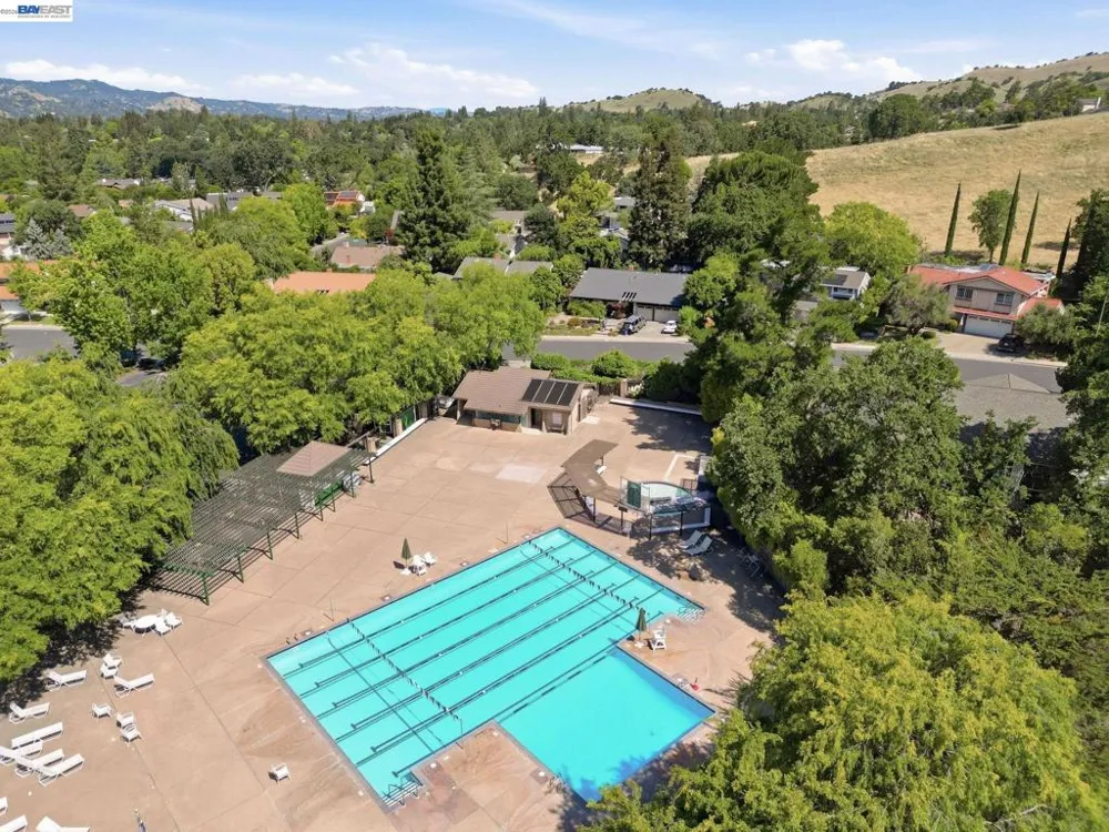 2122 Wilmington Drive Walnut Creek, CA 94596