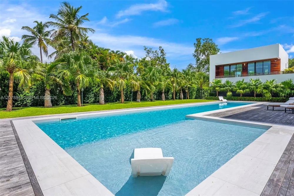 9860 NE 5th Ave Rd Miami Shores, FL 33138